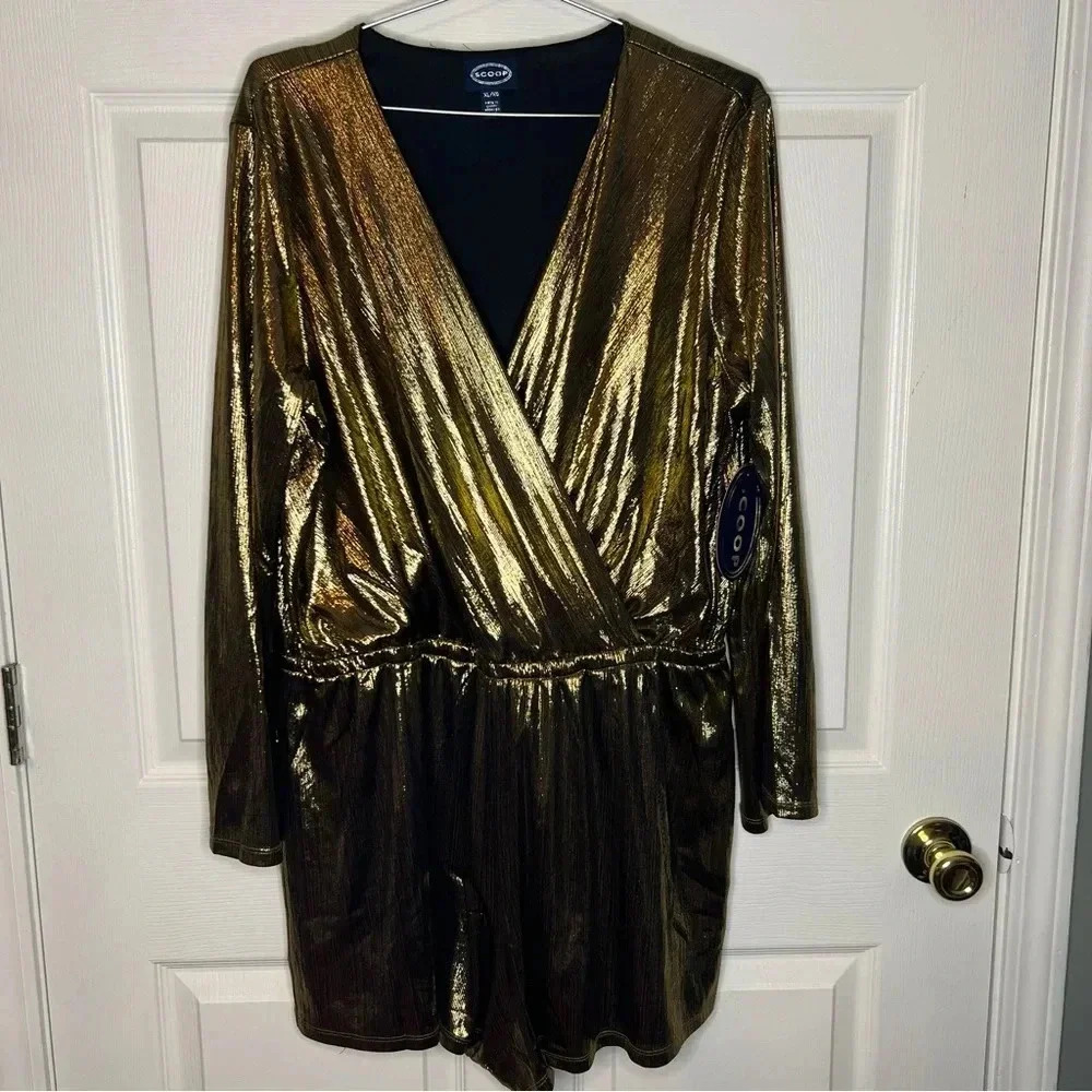 Scoop Women’s Gold Metallic Shorts Romper, Size XL 16-18 NWT